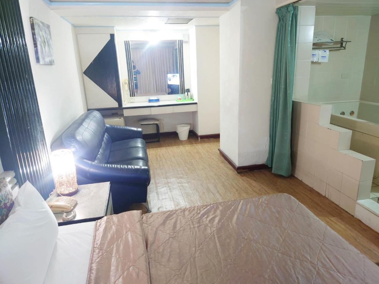 Modern Plaza Hotel Kaohsiung Quarto foto